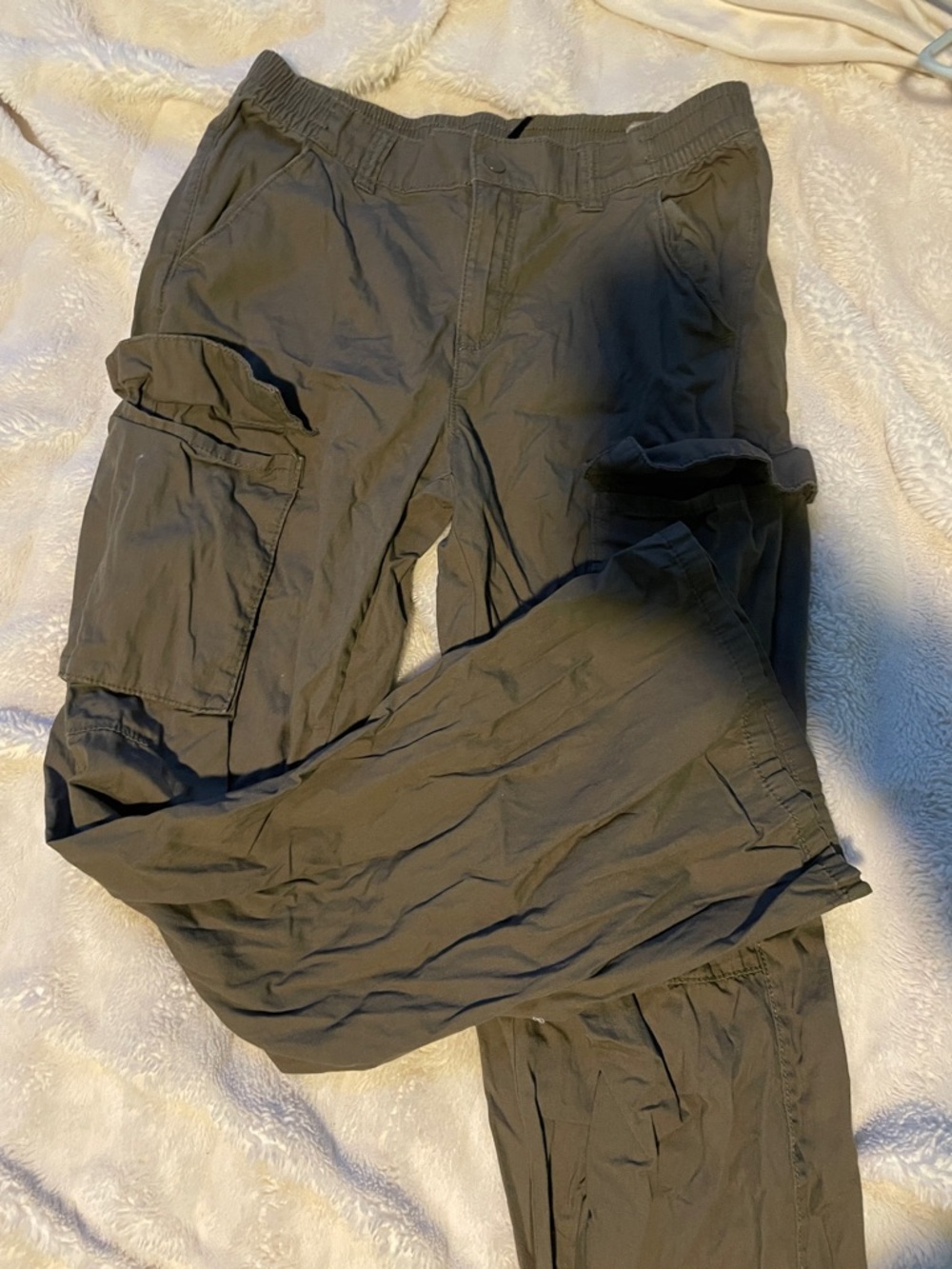 Cargo Pants in Olive Green